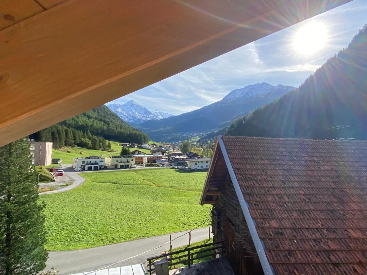 Alpine - & *
